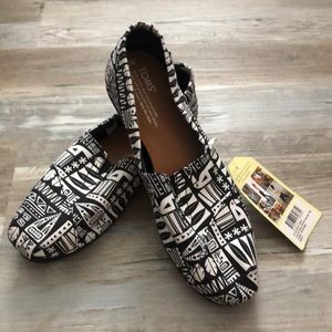 Toms canvas shoes
